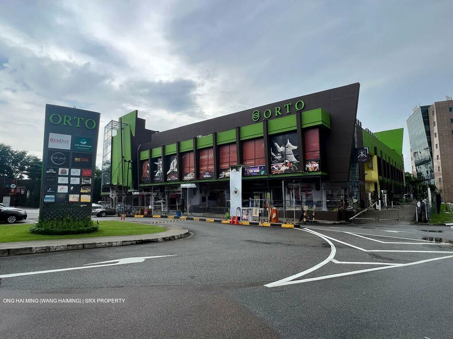 Westway (D5), Retail #518897351